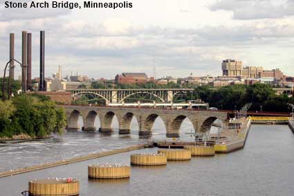 Stone Arch Bridge & St Anthony Falls Lock, Minneapolis, MN, USA
