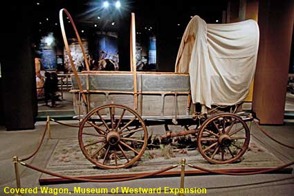 Covered Wagon, Museum of Westward Expansion, St Louis, MO, USA